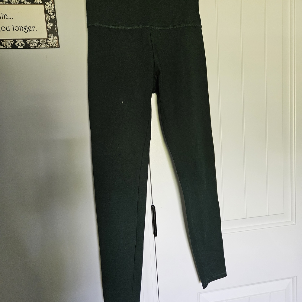 Zobha Women's Dark Green Leggings